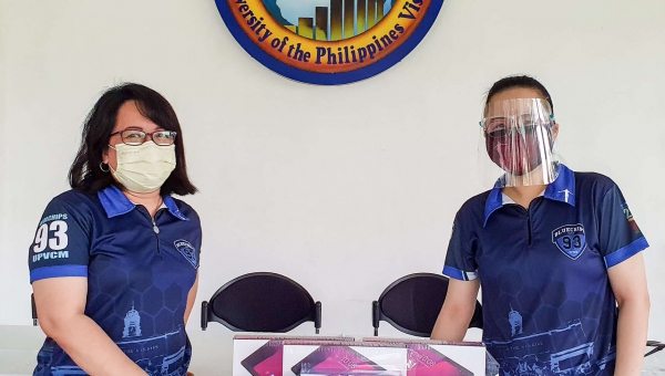 UPV CM Alumni Batch ‘93 Turns Over Donation to ISKOmpyuter Drive
