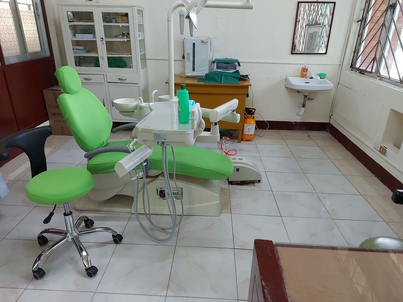 UP MASA donates dental chair and dental equipment to UPV Miagao HSU
