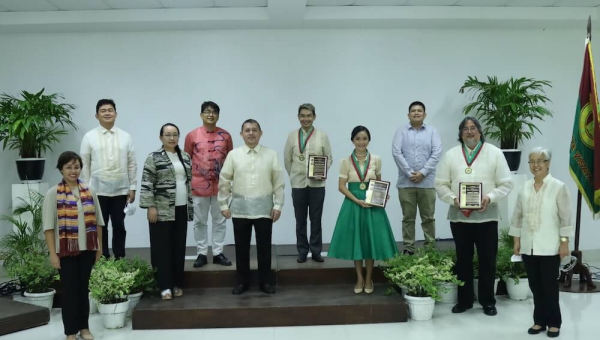 Three CAS personnel get UPV Chancellor’s Awards for Outstanding Performance and Achievements