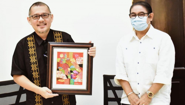 Local artists donate artworks to UP Visayas