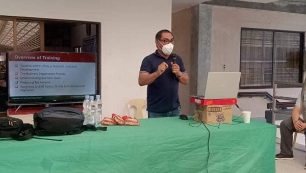 UPV OCEP conducts taxation training for micro-entrepreneurs and organizations in Barotac, Iloilo