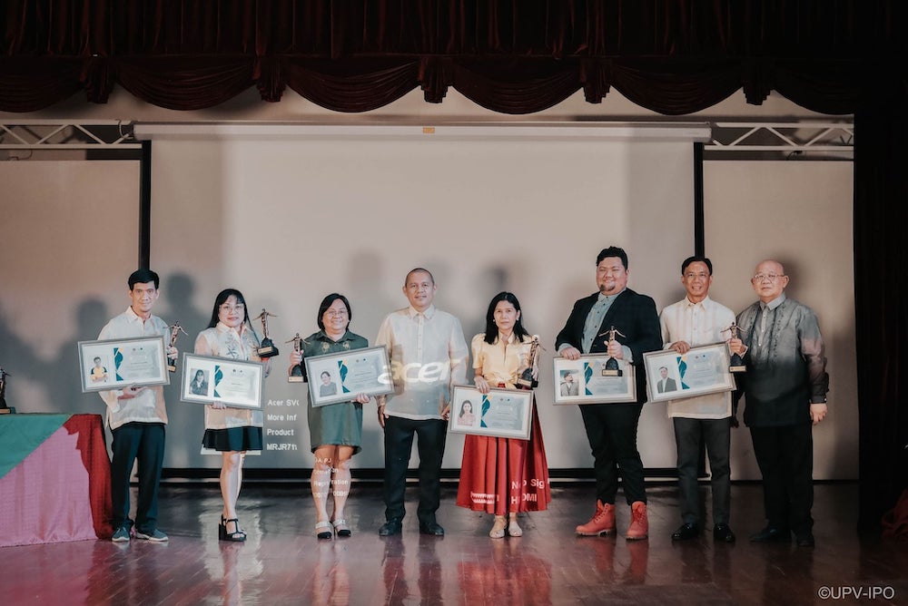 Bacolodnon blogger, Ilonggo journalist, RP1 lead UPV’s ‘Bantala’ awardees