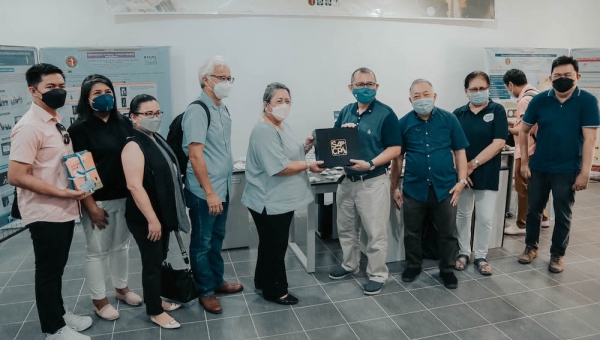 USEC Guevara gets an update on UPV’s R&D mollusk projects