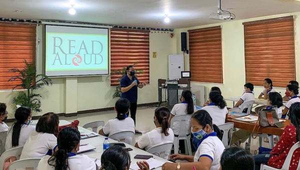 The UPV Language Program holds "READ UP: A language and literacy teaching training”