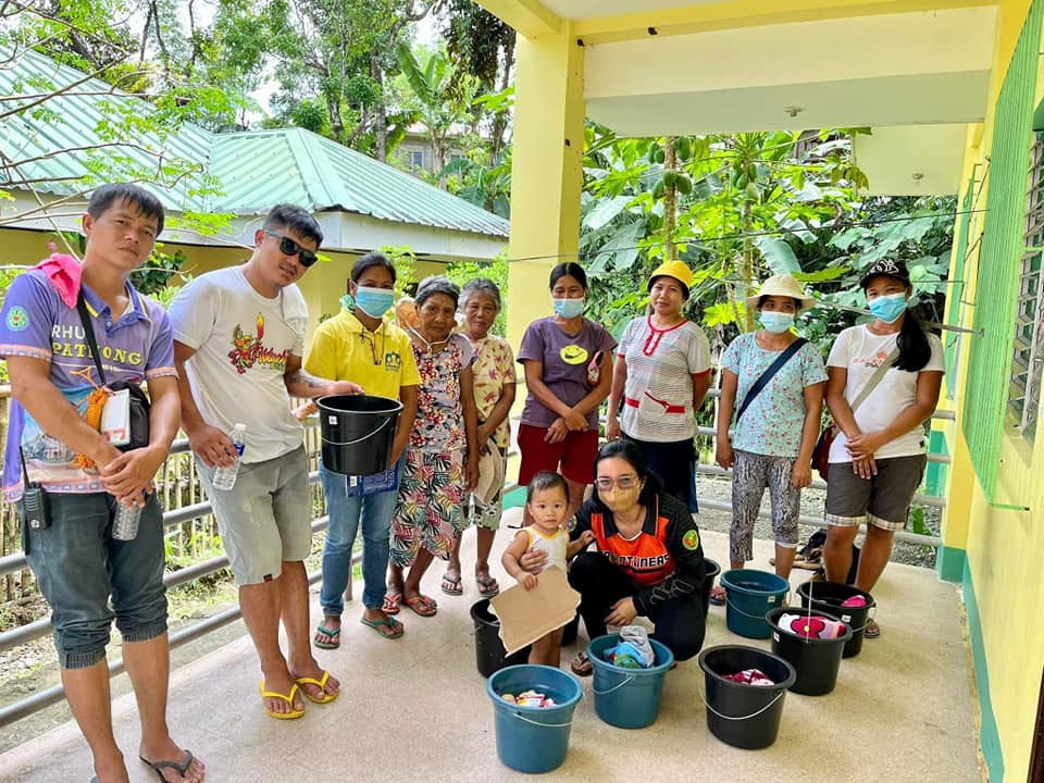 UPV UPdanay sent help to "Typhoon Paeng-isolated" Antique community