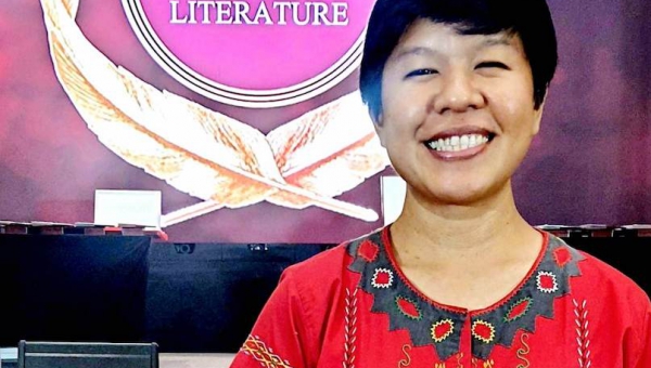 Prof. Gadong receives 4th Palanca win for her short story in Hiligaynon