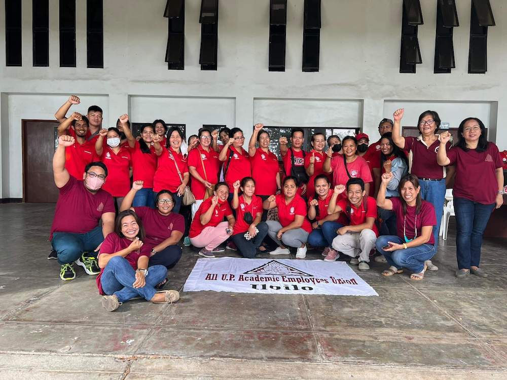 All UP Academic Employees Union-Iloilo Chapter extends blessings to UPV security guards and janitorial services personnel
