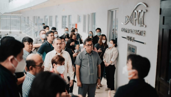 DOST Secretary, DOST Officials visit UP Visayas research facilities