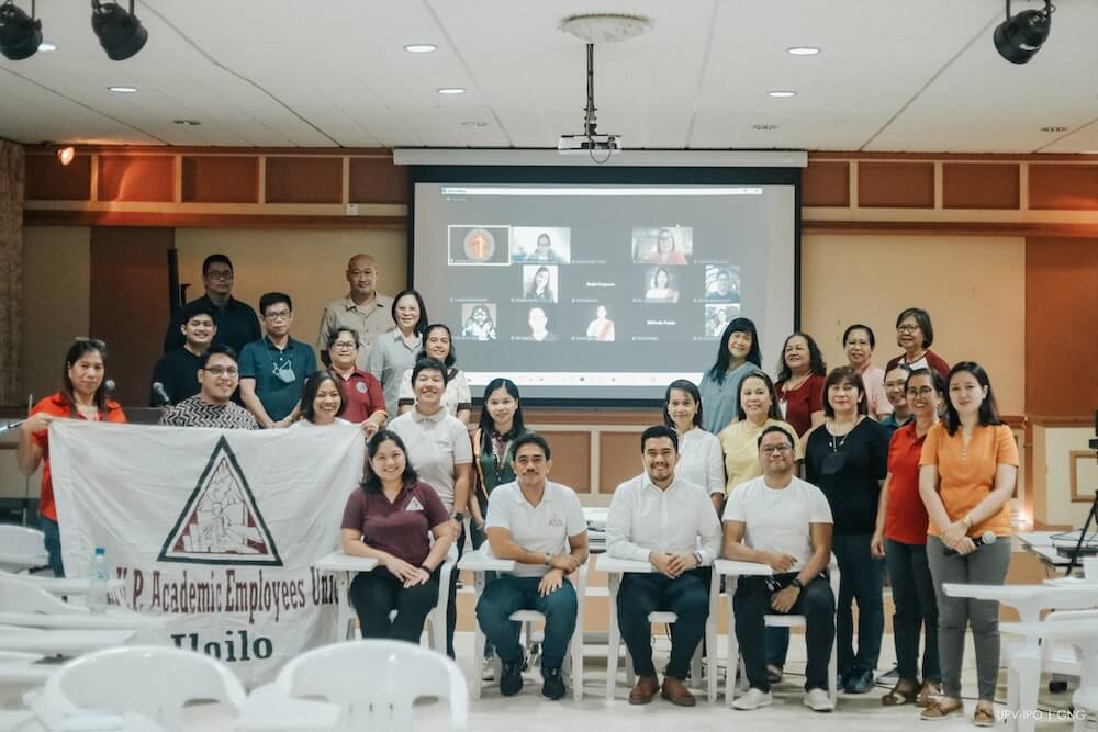 Faculty Regent Ramota dialogues with UPV members of the faculty and REPS