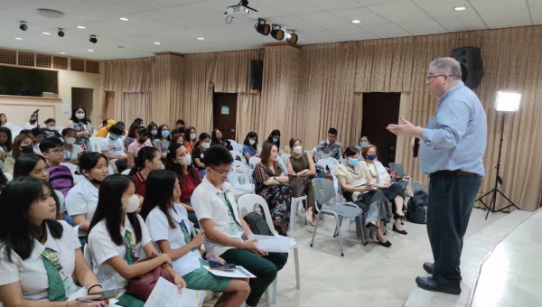 Division of Humanities and Language Program hold “Transforming Humanities Education Lecture Series”
