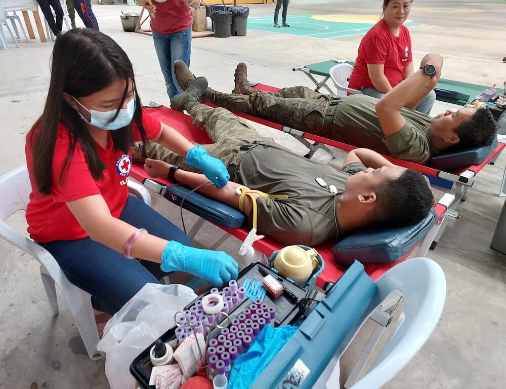 Villa & iAmUPHi organize bloodletting activity