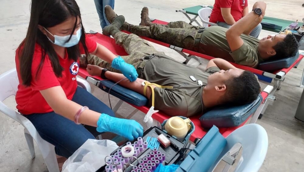 Villa & iAmUPHi organize bloodletting activity