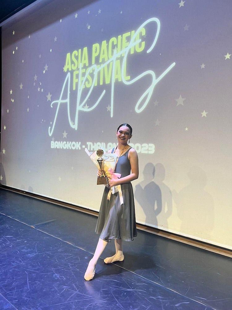 UPHSI student wins gold medal at the Asia Pacific Arts Festival