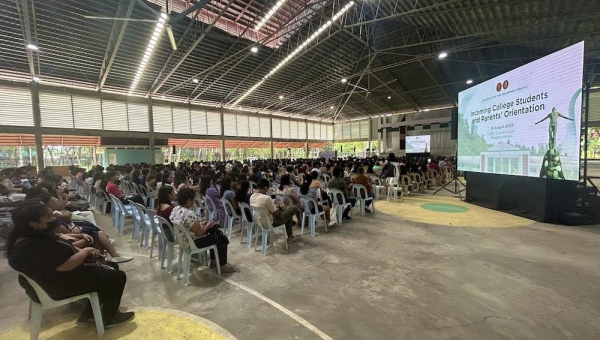 OSA orients incoming UPV college students with their parents