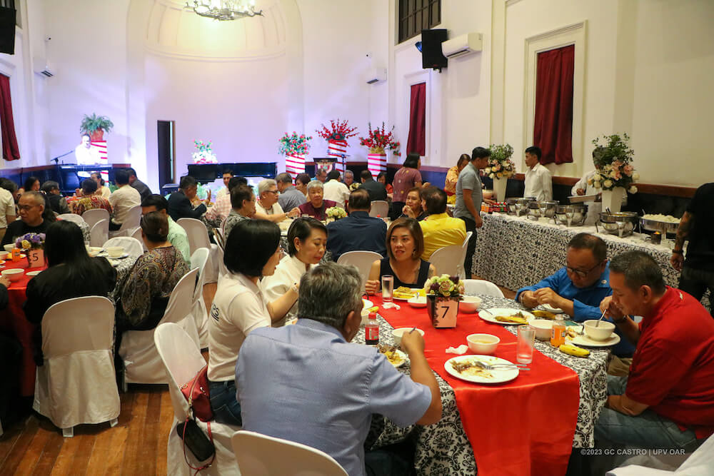 OAR’s “A Christmas Dinner” brings alumni together during yuletide season