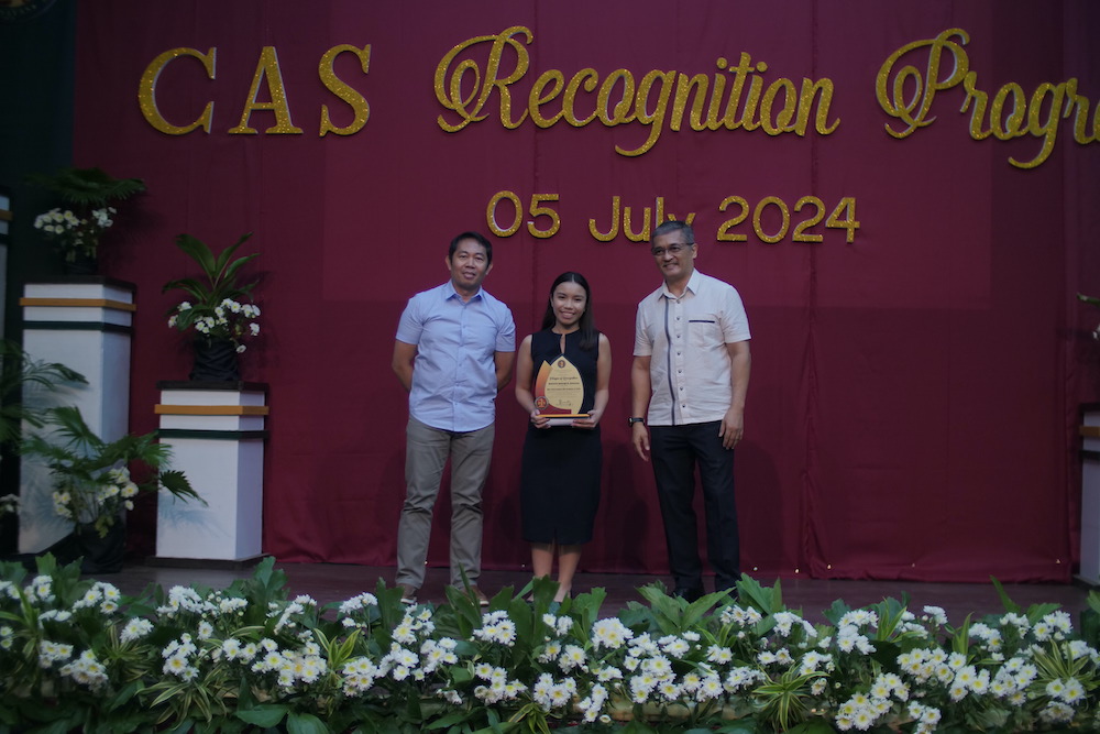 Leadership and Excellence: UPV PH Pub President receives the first ever CAS Most Outstanding Graduate Award