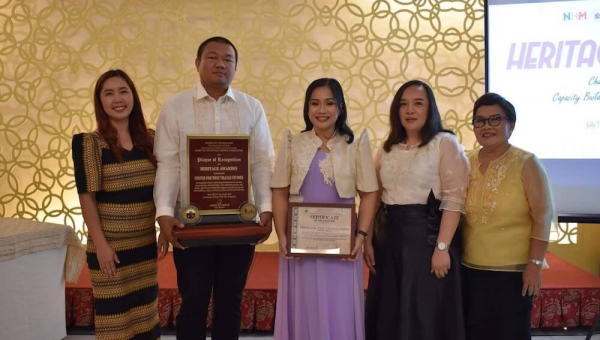 CWVS receives Heritage Award from Iloilo City Government