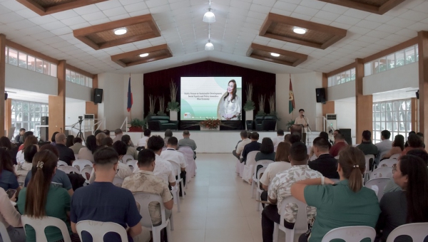 Sen. Legarda keynotes the public forum on sustainability and social equity for a blue economy organized by UPV