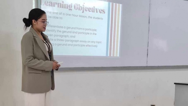 MEd ESL students conduct demo teaching to enhance classroom pedagogies
