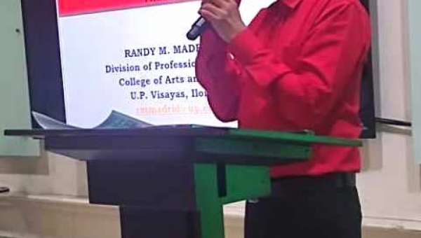 Madrid speaks at seminar for history teachers