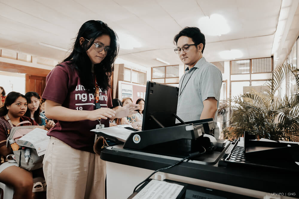 COMELEC holds ACM demo to UPV students, personnel