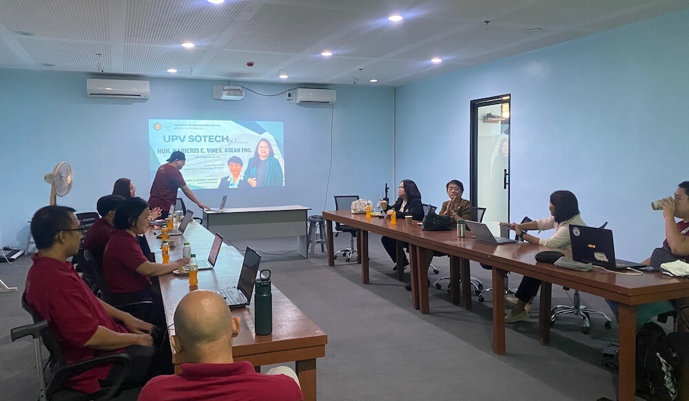 ChE PRB Chair visits UPV, awards Certificate of Compliance