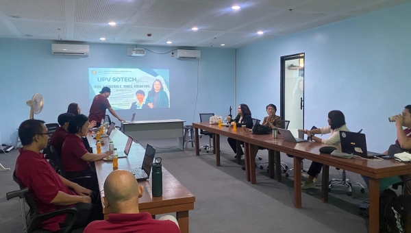 ChE PRB Chair visits UPV, awards Certificate of Compliance