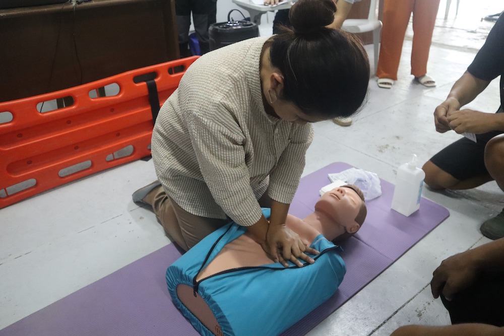 CFOS-IMFO holds life-saving skills training for students and staff
