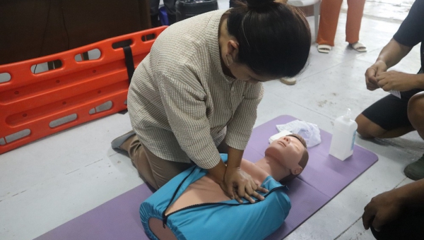 CFOS-IMFO holds life-saving skills training for students and staff