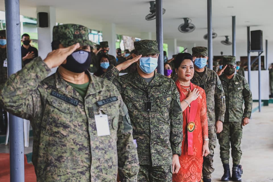 Philippine Army honors UPV Official in its graduation ceremony